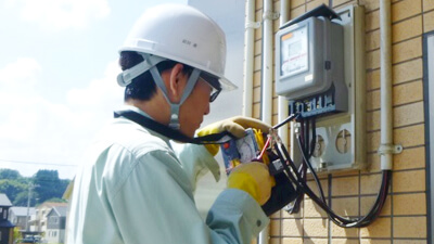 応需工事の作業風景(株式会社鳴和電気商会)